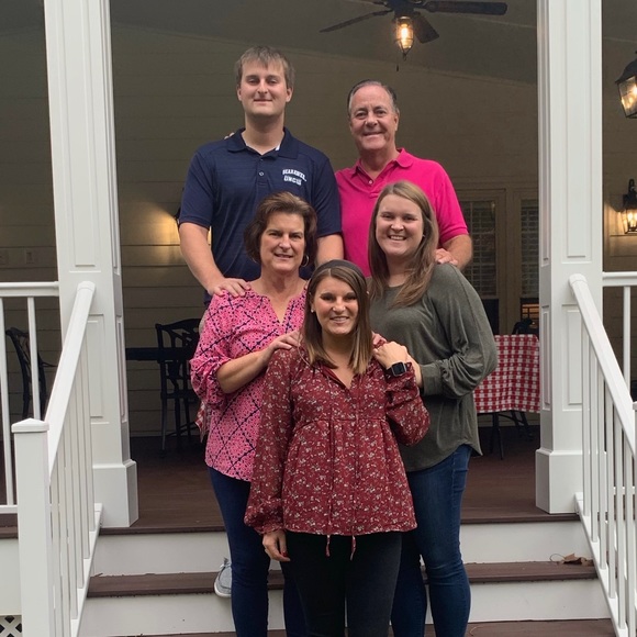 Meet your Posher, Sharon - Picture 2 of 4